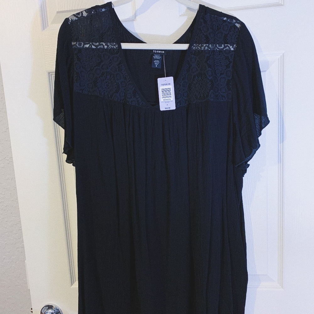 Torrid Black Lace Yoke-top Flutter Sleeve SIZE 4